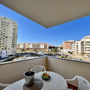 https://armacao-pera-typical-by-homing.hotelaalgarve.com